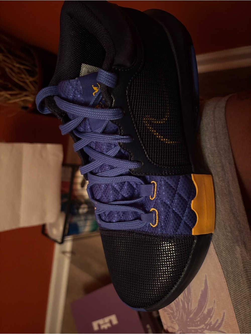 LeBron Witness VIII Men's Basketball Sneakers - Navy Blue & Gold - Picture 4 of 4